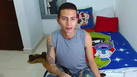velk_hot1 online show from November 19, 7:34 pm