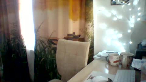 velka_raspberry online show from June 19, 5:24 am