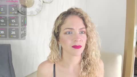 Velora online show from November 3, 3:18 am