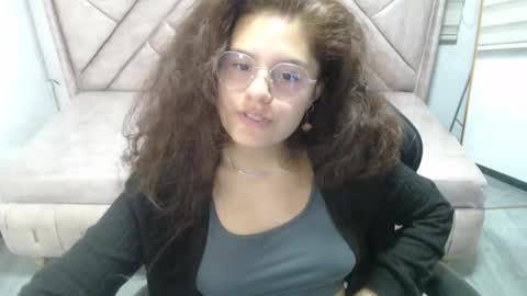 velvet_moon_v online show from March 19, 8:03 pm