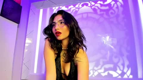 velvet  mystic online show from May 5, 2:40 am