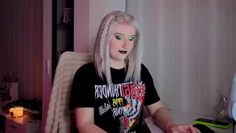 Violet online show from March 3, 10:00 am