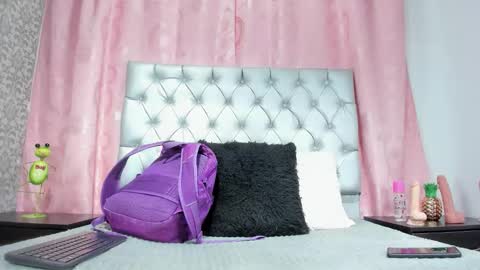 veneno hot online show from December 17, 12:45 pm