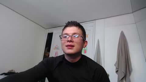 venumbestia online show from November 19, 5:01 pm