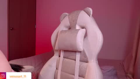 Snapshot of venus_art11 chatting on February 16, 7:15 am venus_art11 online show from February 16, 7:15 am