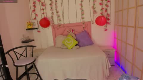 Mary online show from October 4, 7:44 pm