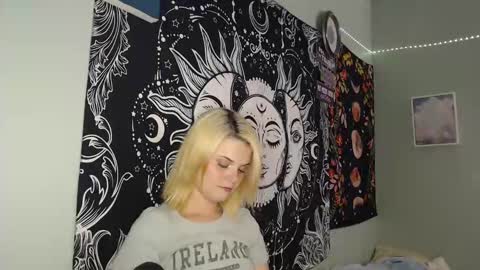 Miss Venus online show from September 12, 1:18 am