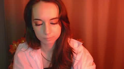 Una online show from November 9, 1:47 pm