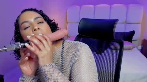 Vero  online show from November 27, 7:32 pm