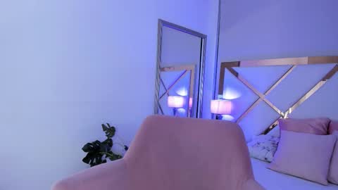 Vero online show from December 19, 4:52 am