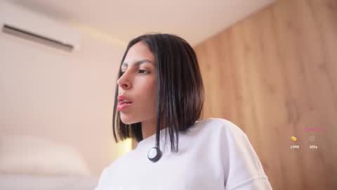 Veronica online show from December 20, 2:46 pm