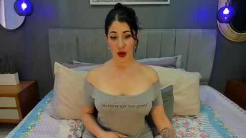 Veronica  online show from September 12, 1:46 pm