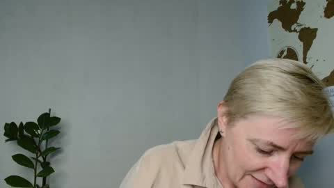 Snapshot of verony_ chatting on March 12, 9:12 am verony_ online show from March 12, 9:12 am