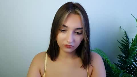 Snapshot of veryveryshygirl chatting on October 7, 11:17 am Ana online show from October 7, 11:17 am