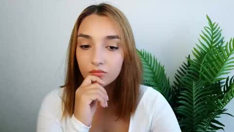 Snapshot of veryveryshygirl chatting on September 16, 12:18 pm Ana online show from September 16, 12:18 pm