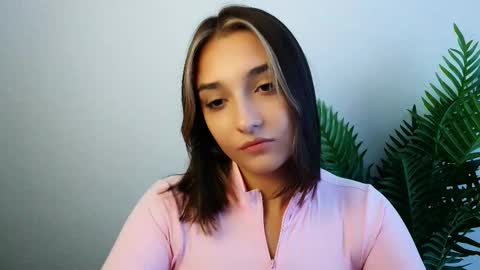Snapshot of veryveryshygirl chatting on October 3, 11:29 am Ana online show from October 3, 11:29 am
