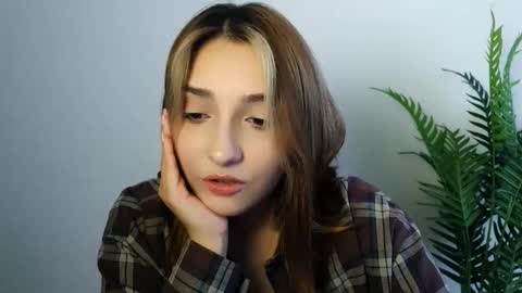 Ana online show from March 18, 1:06 pm