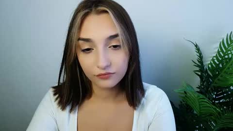 Snapshot of veryveryshygirl chatting on October 16, 6:13 am Ana online show from October 16, 6:13 am