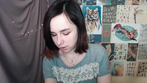 veryveryvery_shy online show from February 2, 6:14 am