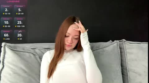 Esta online show from May 12, 2:26 pm