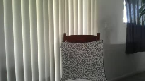 vesturelove online show from October 10, 4:57 pm