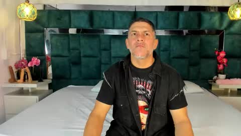 antonia y andrew online show from February 2, 5:04 am