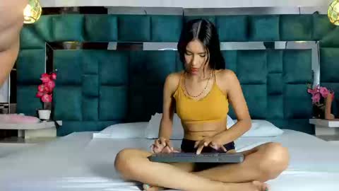 antonia y andrew online show from March 20, 5:12 am