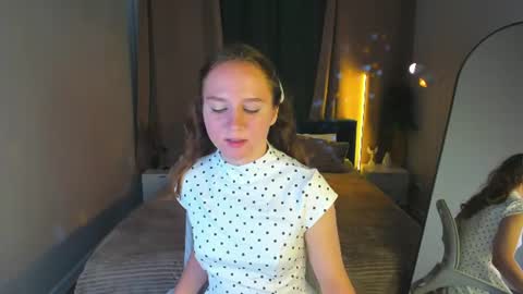 vicki_milles online show from July 18, 8:49 am