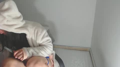 vickyjuice1 online show from January 18, 1:52 am