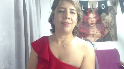 Snapshot of victoria25_meester chatting on October 27, 10:21 pm Hi guys   Im victoria  Be the one who can control me in PVT online show from October 27, 10:21 pm