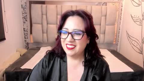  V I C T O R I A   online show from November 17, 12:41 pm