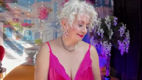 diorvictoria9 online show from November 6, 6:44 pm