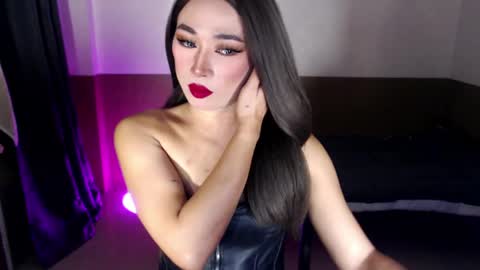 Victoria online show from March 25, 7:20 pm