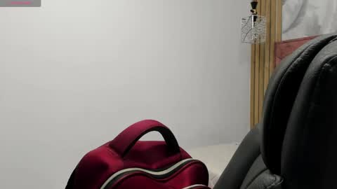 Vicky  online show from May 21, 2:40 am