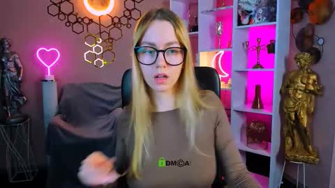 Victoria online show from October 12, 12:09 pm