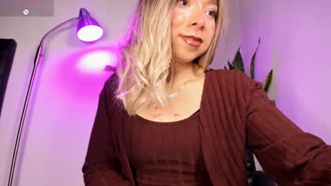 D A N I online show from October 24, 11:49 pm