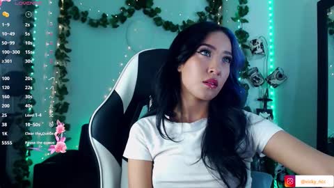 Snapshot of victoria_ricci_a chatting on October 14, 2:25 am Victoria  online show from October 14, 2:25 am