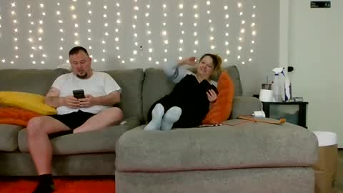 Victoria and Jesse online show from February 1, 6:43 am