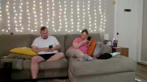 Victoria and Jesse online show from October 28, 3:07 am