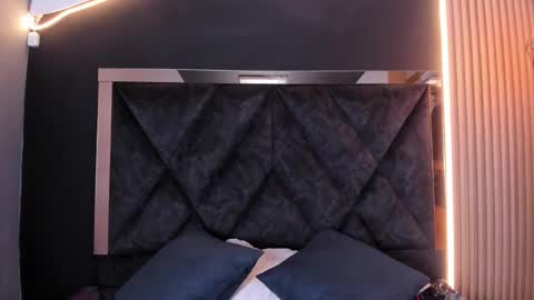 VICTORIA JOHNS online show from January 31, 3:33 pm