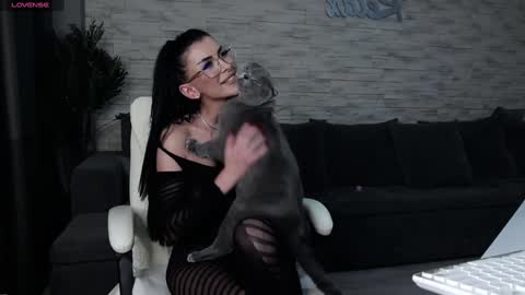 Victoria online show from January 30, 3:00 am