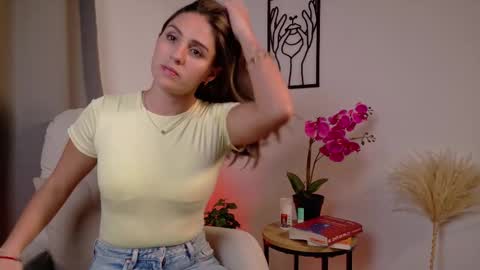 VictoriaNova online show from February 12, 9:18 pm