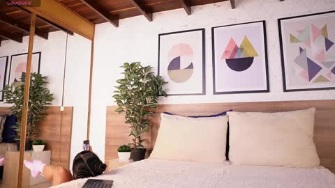 Victoria Shelby  online show from April 9, 11:38 am