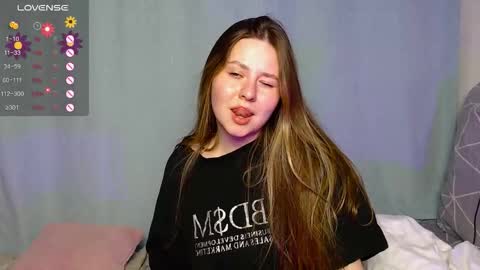 Snapshot of victoriassecrets_ chatting on September 17, 1:14 pm victoriassecrets_ online show from September 17, 1:14 pm