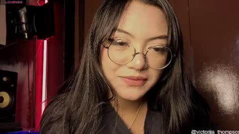 victoriia_thompson online show from June 20, 10:16 pm