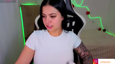 V  I C  T O R I A  online show from November 25, 7:12 pm