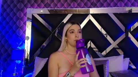 victtoria lee online show from May 15, 11:23 pm