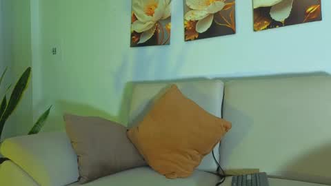 VIOLET  online show from May 29, 2:20 am