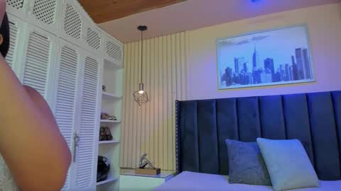 Viiolett online show from November 28, 9:11 pm