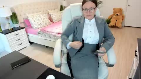 Ukrainian-woman online show from October 19, 1:49 pm